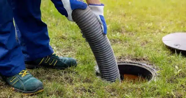 Comment choisir le bon professionnel pour vos travaux d'assainissement