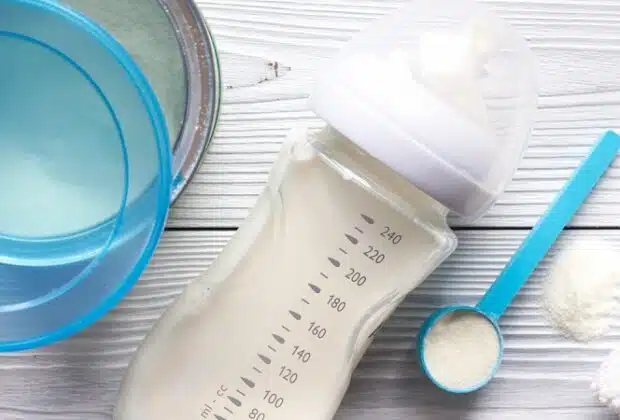 Comment choisir le meilleur lait en poudre pour votre bébé