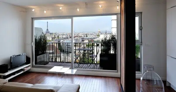 Un appartement à Paris avec vue sur la tour eiffel