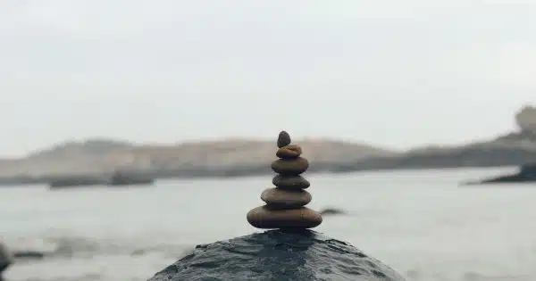 rock balancing